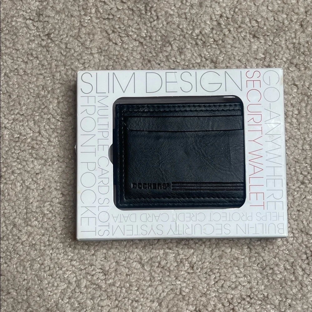 NWT Dockers Black Card Holder Wallet